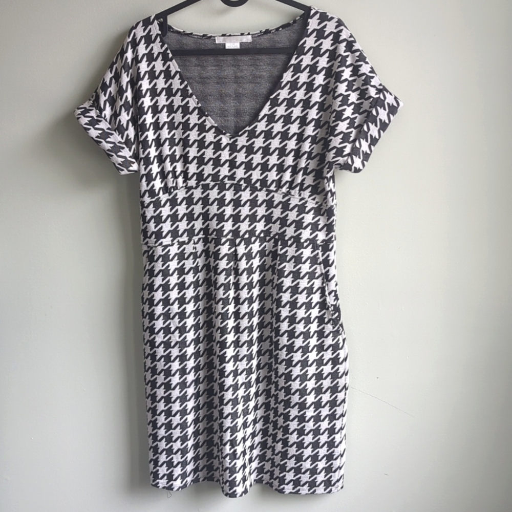 Poet. Houndstooth Print Dress. Size Large.